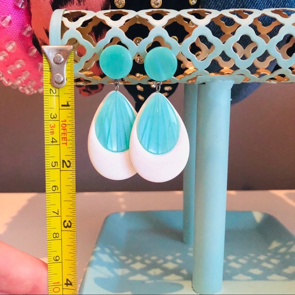 Vintage Earrings - Picture 2 of 6